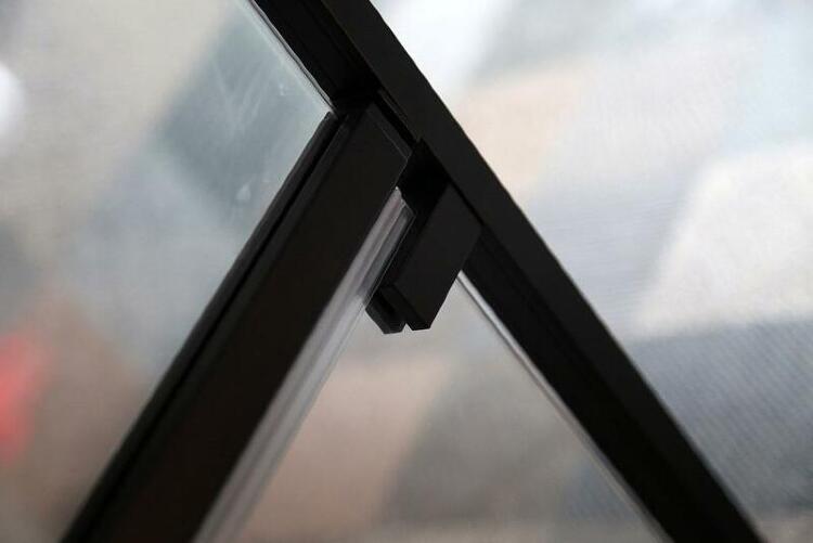 urban_b_12_130_c_nero_4.jpg